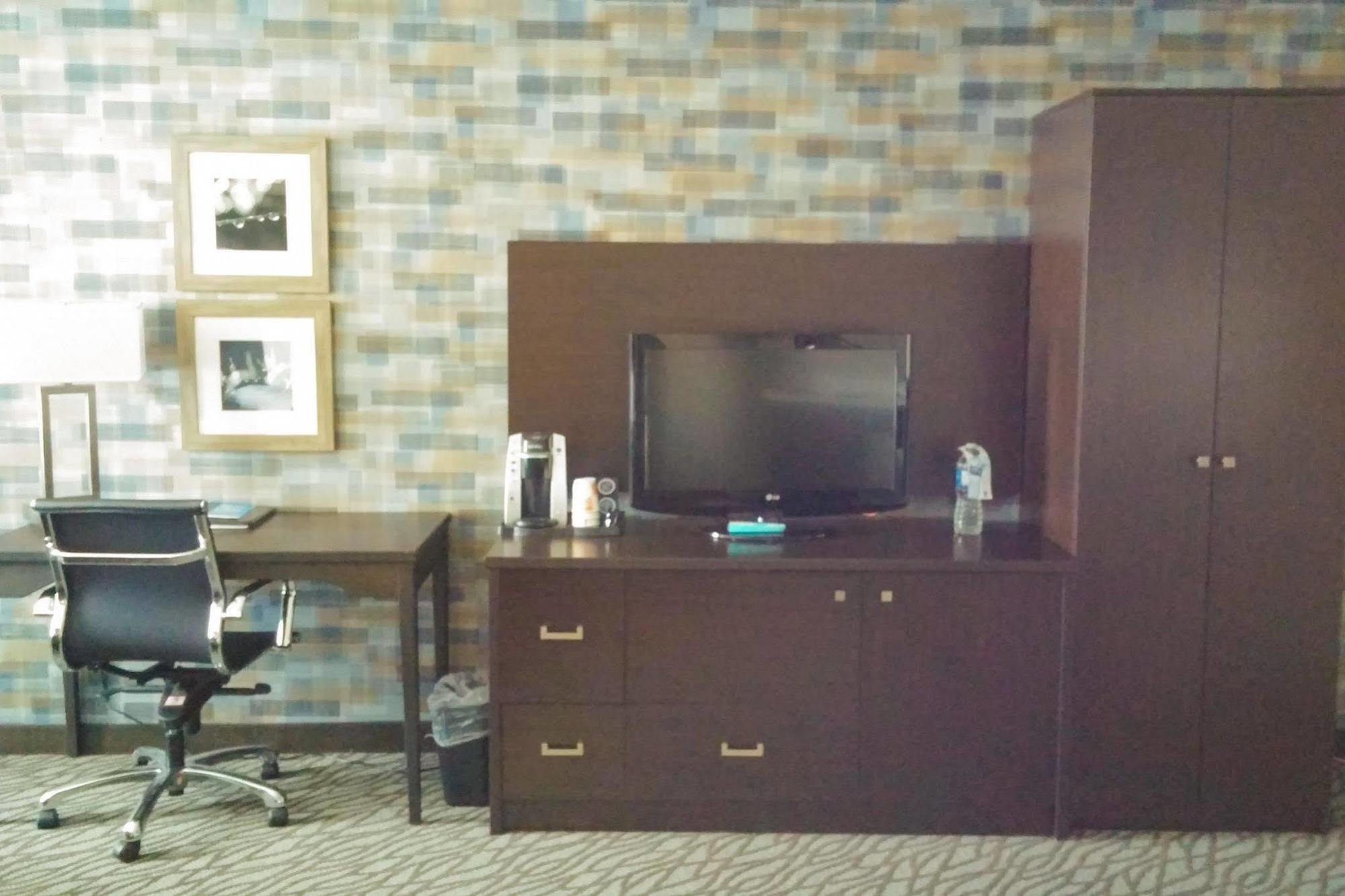 Mini-hôtel Comfort Montreal Aeroport Pointe-Claire