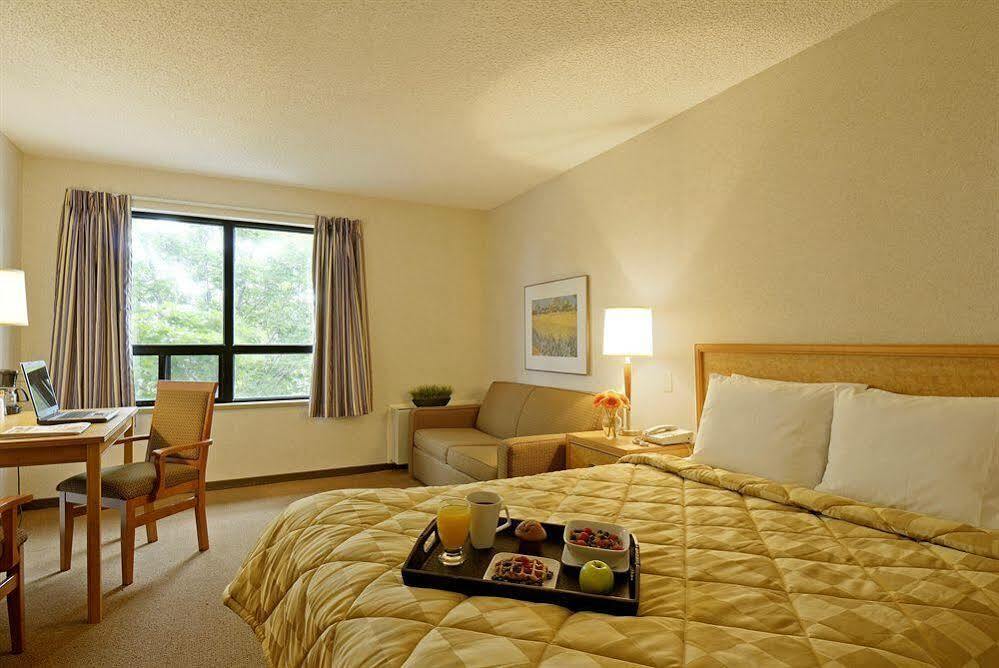 Mini-hôtel Comfort Montreal Aeroport Pointe-Claire